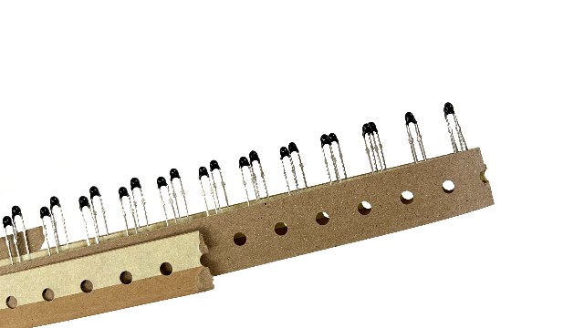 MF52F測(cè)溫型NTC熱敏電阻編帶